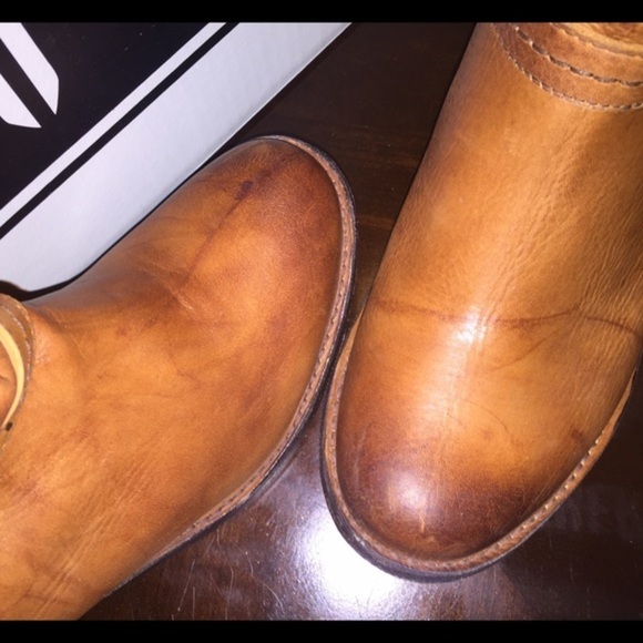 Frye Carmen 14L Inside Zip - Picture 3 of 10